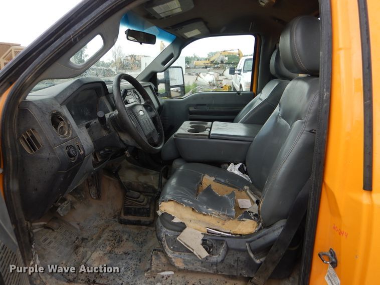 image for item DF3185 2011 Ford F250 Super Duty XL  pickup truck