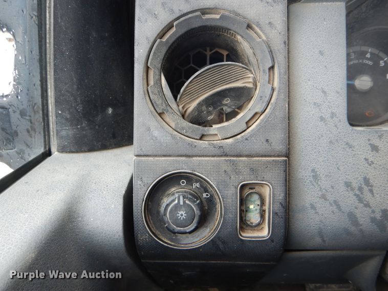 image for item DF3185 2011 Ford F250 Super Duty XL  pickup truck