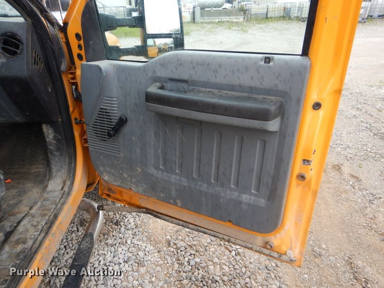 image for item DF3185 2011 Ford F250 Super Duty XL  pickup truck