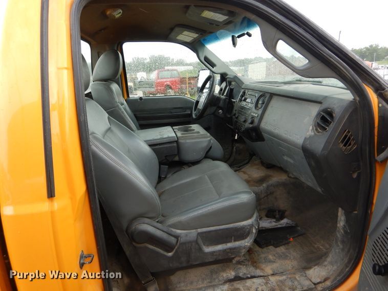 image for item DF3185 2011 Ford F250 Super Duty XL  pickup truck