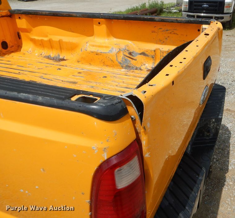 image for item DF3185 2011 Ford F250 Super Duty XL  pickup truck