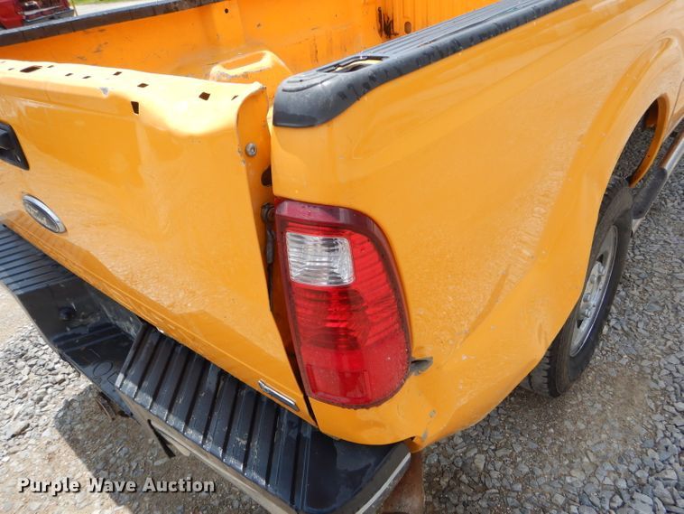 image for item DF3185 2011 Ford F250 Super Duty XL  pickup truck