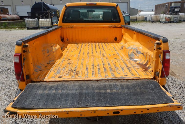 image for item DF3185 2011 Ford F250 Super Duty XL  pickup truck
