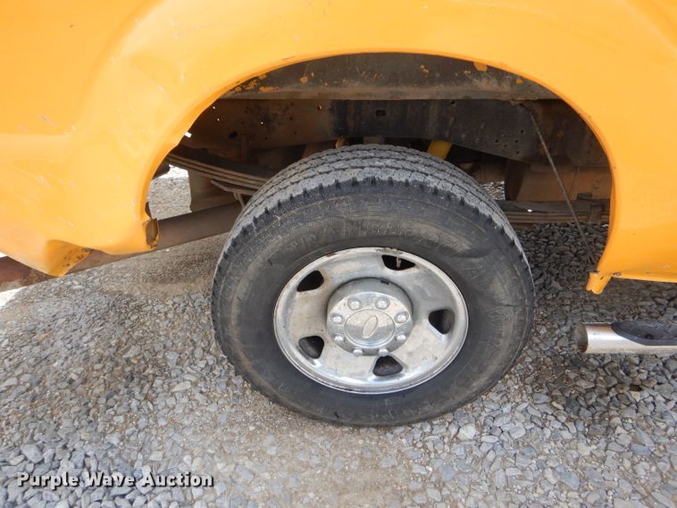 image for item DF3185 2011 Ford F250 Super Duty XL  pickup truck