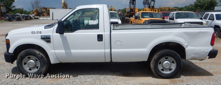 image for item DF3186 2009 Ford F250 Super Duty XL  pickup truck