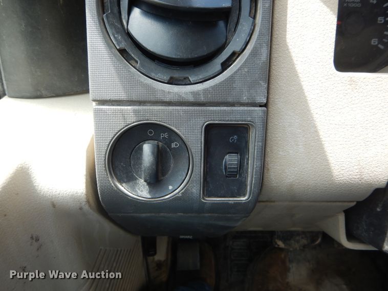 image for item DF3186 2009 Ford F250 Super Duty XL  pickup truck