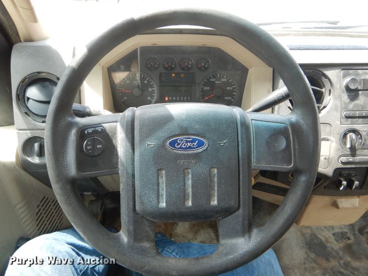 image for item DF3186 2009 Ford F250 Super Duty XL  pickup truck