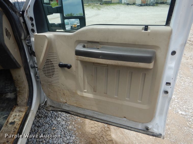 image for item DF3186 2009 Ford F250 Super Duty XL  pickup truck