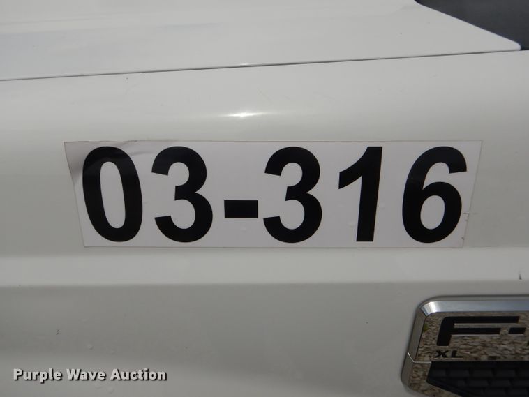 image for item DF3186 2009 Ford F250 Super Duty XL  pickup truck