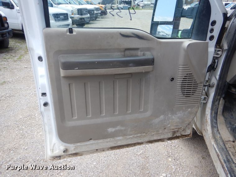 image for item DF3187 2009 Ford F350 Super Duty XL  Crew Cab pickup truck