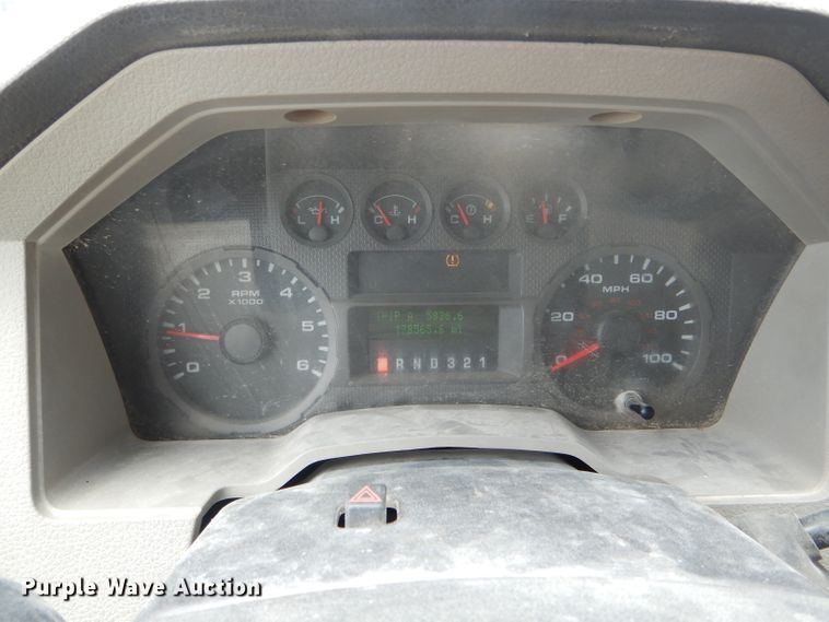 image for item DF3187 2009 Ford F350 Super Duty XL  Crew Cab pickup truck