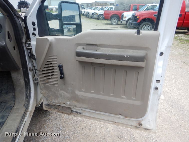 image for item DF3187 2009 Ford F350 Super Duty XL  Crew Cab pickup truck