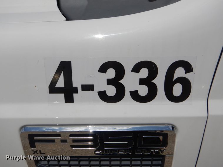 image for item DF3187 2009 Ford F350 Super Duty XL  Crew Cab pickup truck