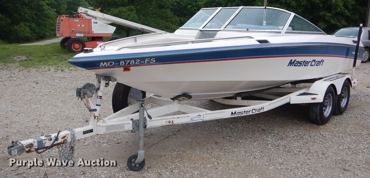 image for item DF3194 1992 Mastercraft Maristar 210  boat