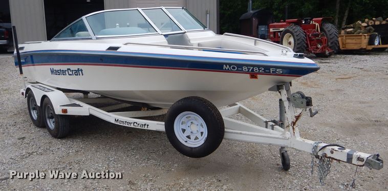 image for item DF3194 1992 Mastercraft Maristar 210  boat