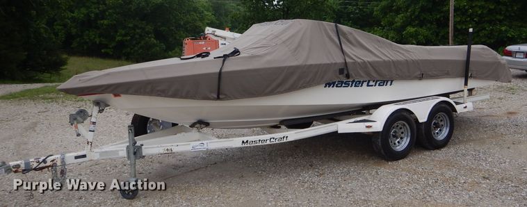 image for item DF3194 1992 Mastercraft Maristar 210  boat