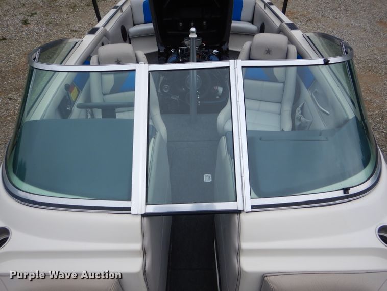 image for item DF3194 1992 Mastercraft Maristar 210  boat