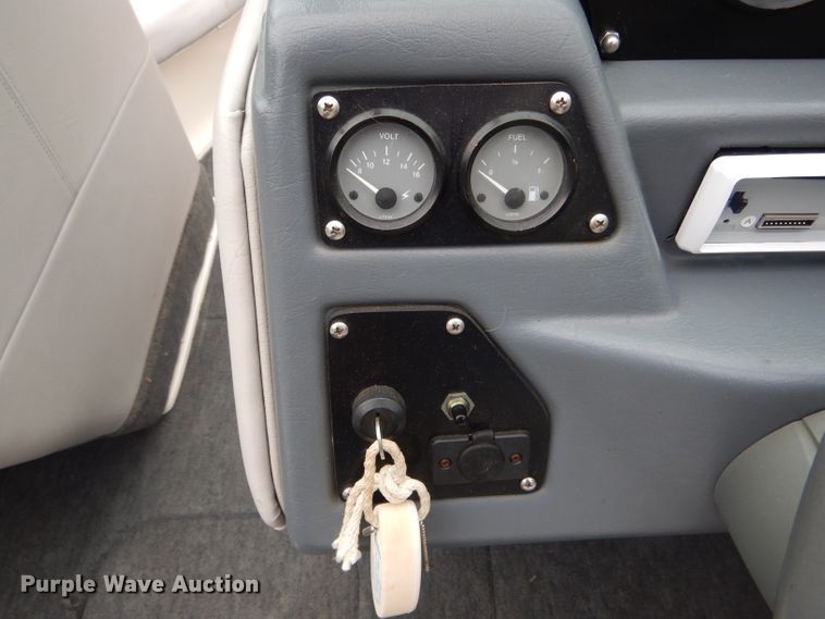 image for item DF3194 1992 Mastercraft Maristar 210  boat