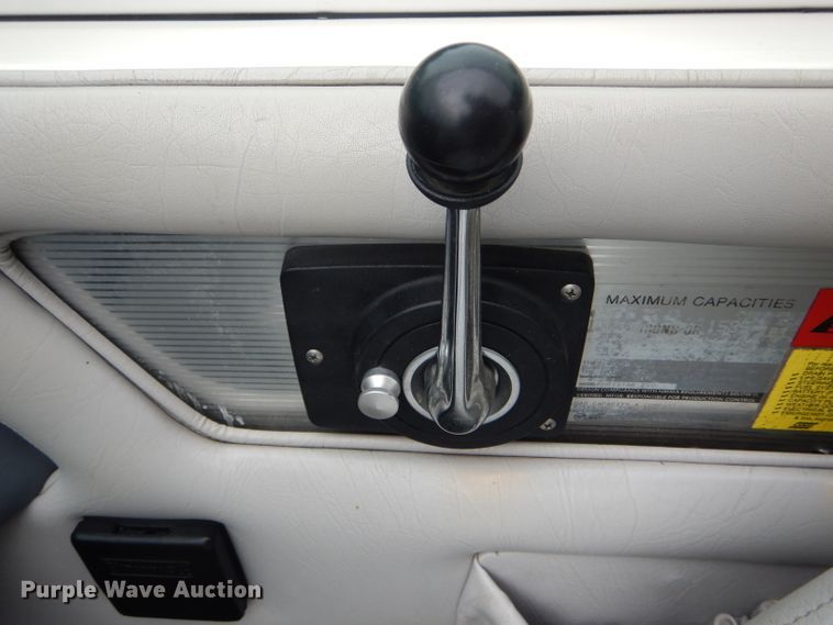 image for item DF3194 1992 Mastercraft Maristar 210  boat