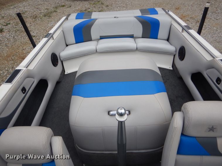 image for item DF3194 1992 Mastercraft Maristar 210  boat