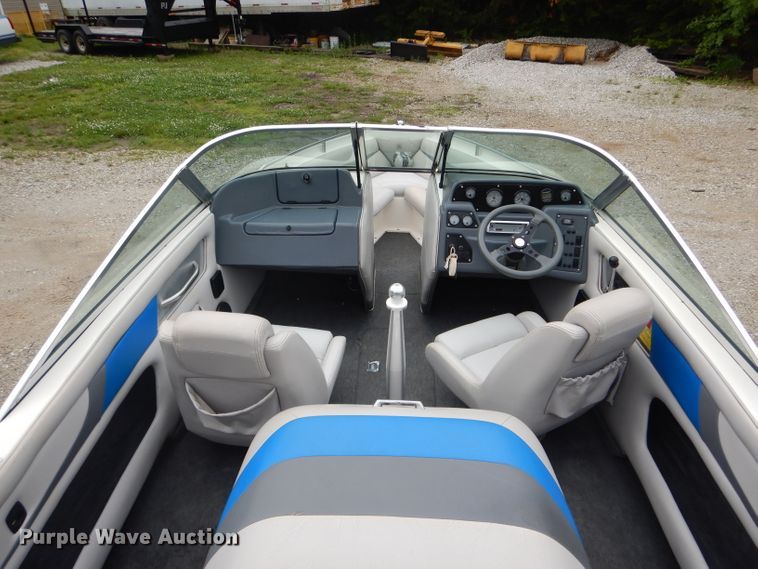 image for item DF3194 1992 Mastercraft Maristar 210  boat