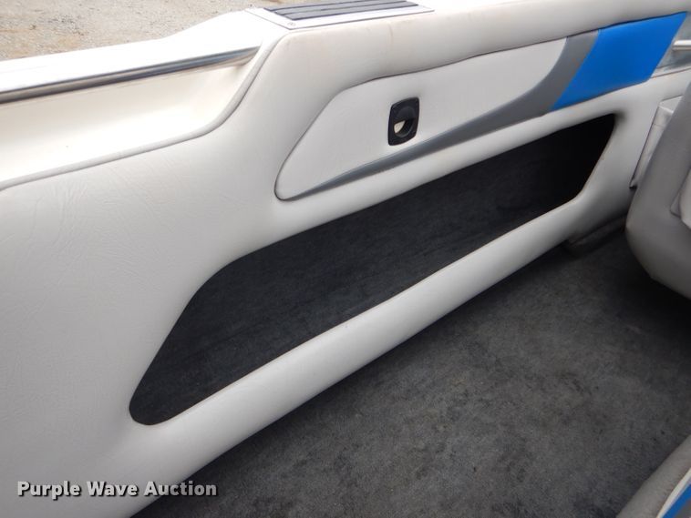 image for item DF3194 1992 Mastercraft Maristar 210  boat