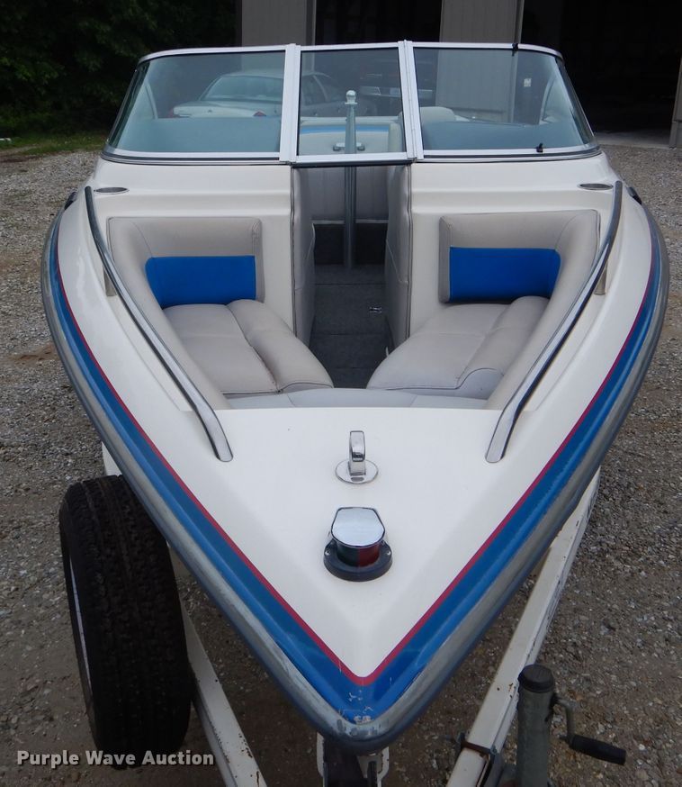 image for item DF3194 1992 Mastercraft Maristar 210  boat