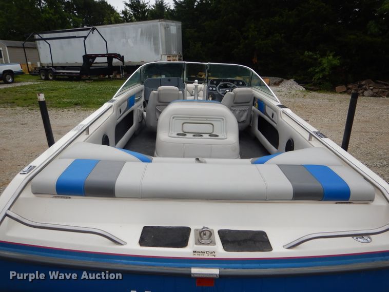 image for item DF3194 1992 Mastercraft Maristar 210  boat