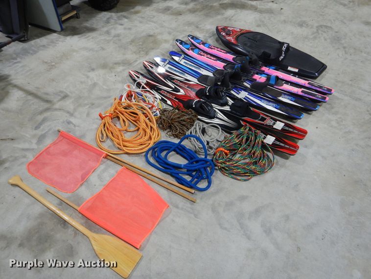 image for item DF3194 1992 Mastercraft Maristar 210  boat