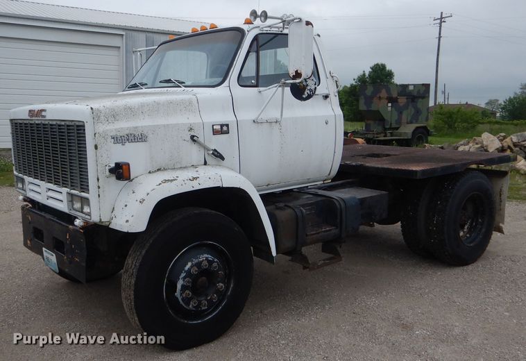 image for item DF3198 1981 GMC TopKick  flatbed truck