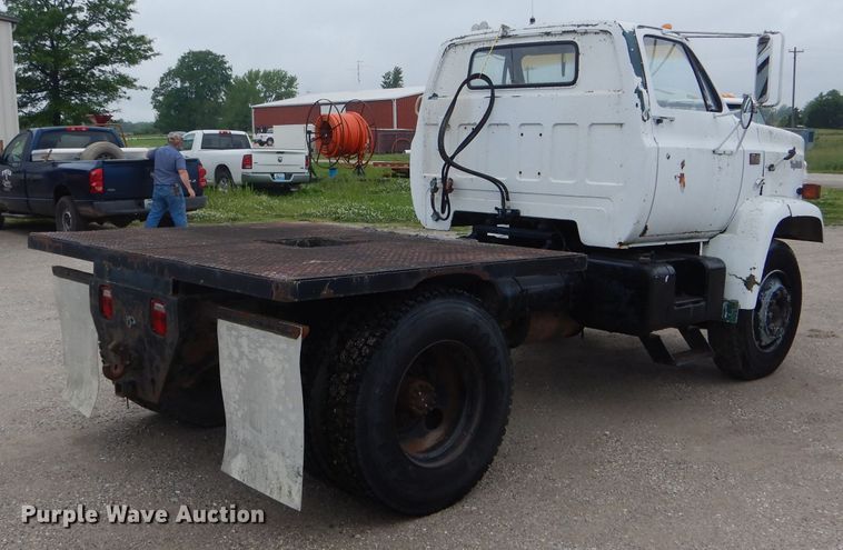 image for item DF3198 1981 GMC TopKick  flatbed truck