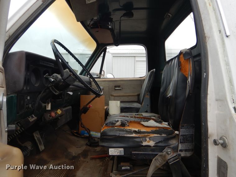 image for item DF3198 1981 GMC TopKick  flatbed truck