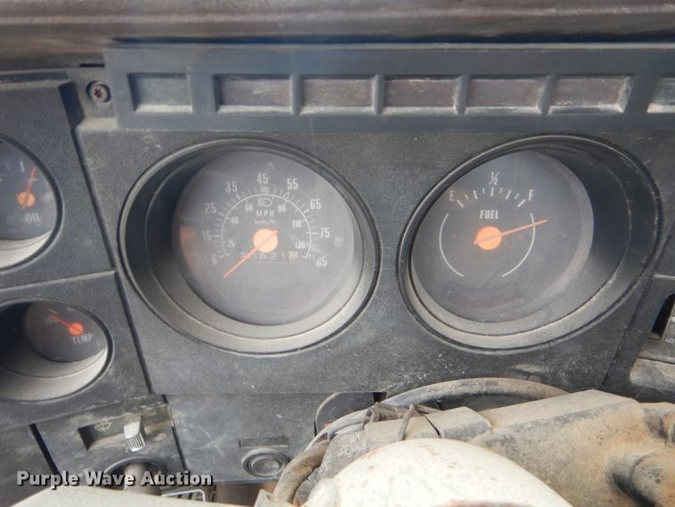 image for item DF3198 1981 GMC TopKick  flatbed truck