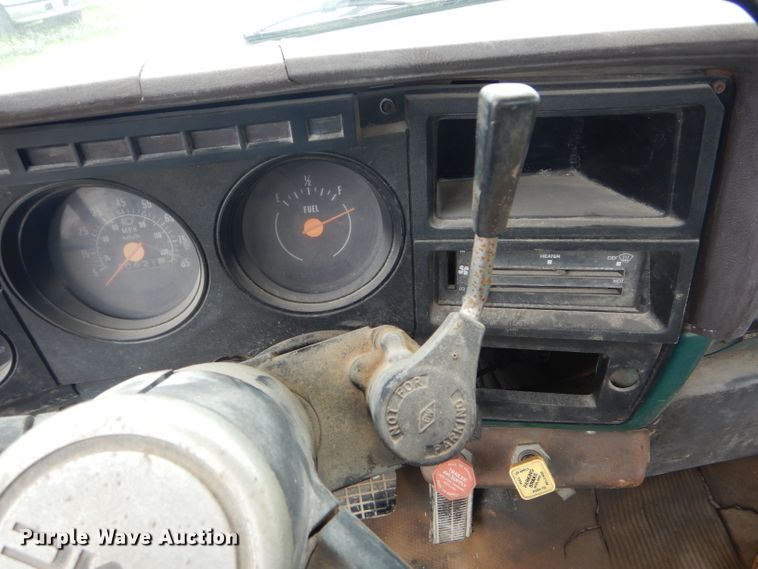 image for item DF3198 1981 GMC TopKick  flatbed truck