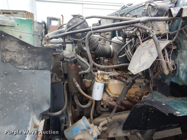 image for item DF3198 1981 GMC TopKick  flatbed truck