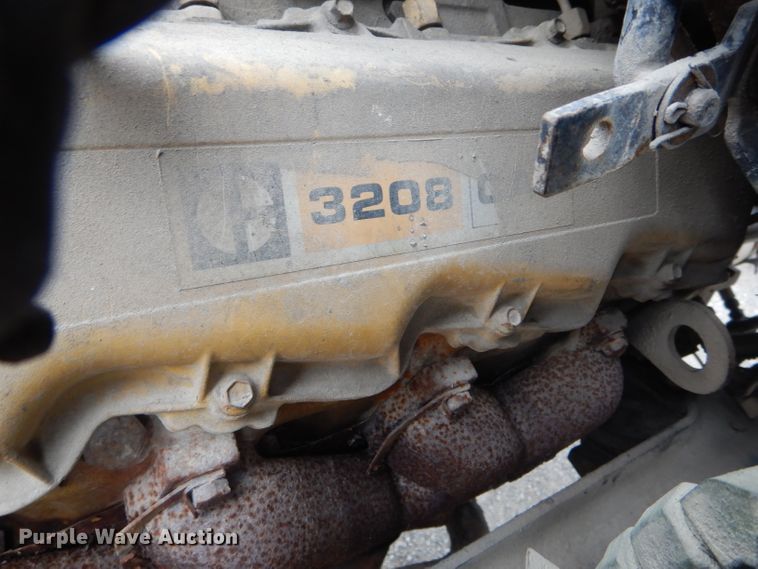 image for item DF3198 1981 GMC TopKick  flatbed truck