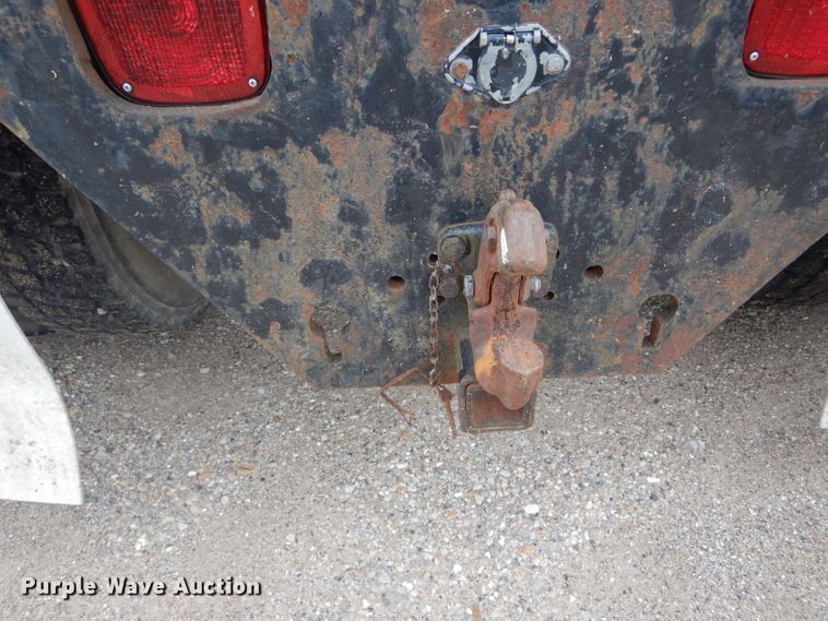 image for item DF3198 1981 GMC TopKick  flatbed truck