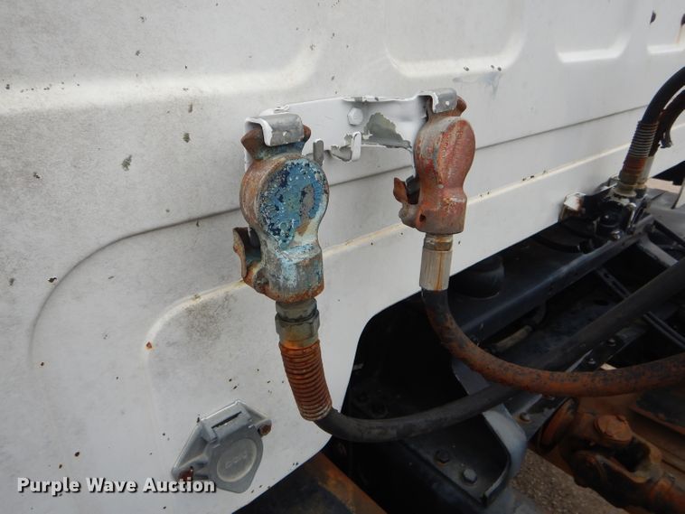 image for item DF3198 1981 GMC TopKick  flatbed truck