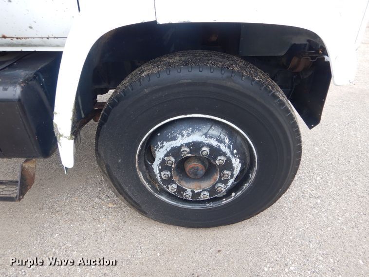 image for item DF3198 1981 GMC TopKick  flatbed truck