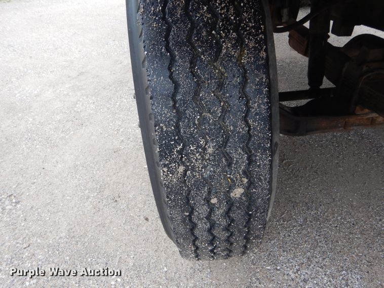 image for item DF3198 1981 GMC TopKick  flatbed truck