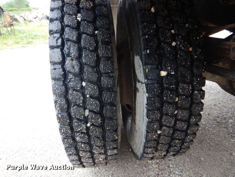 image for item DF3198 1981 GMC TopKick  flatbed truck