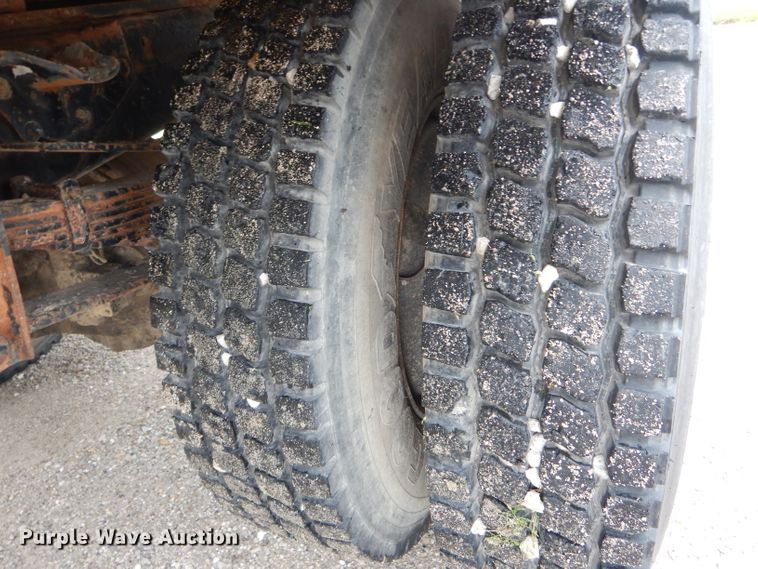 image for item DF3198 1981 GMC TopKick  flatbed truck