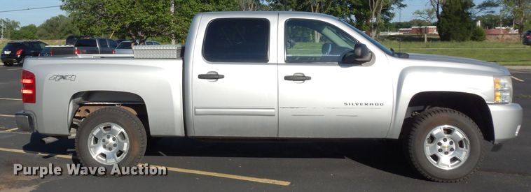image for item DF4042 2011 Chevrolet Silverado 1500  Crew Cab pickup truck