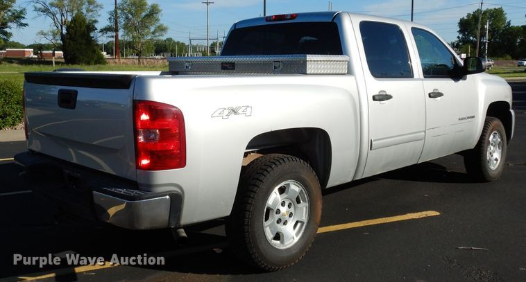 image for item DF4042 2011 Chevrolet Silverado 1500  Crew Cab pickup truck
