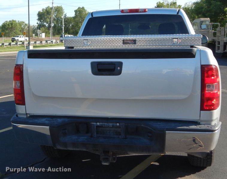 image for item DF4042 2011 Chevrolet Silverado 1500  Crew Cab pickup truck