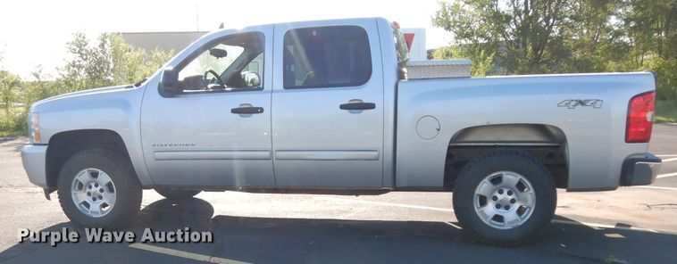 image for item DF4042 2011 Chevrolet Silverado 1500  Crew Cab pickup truck