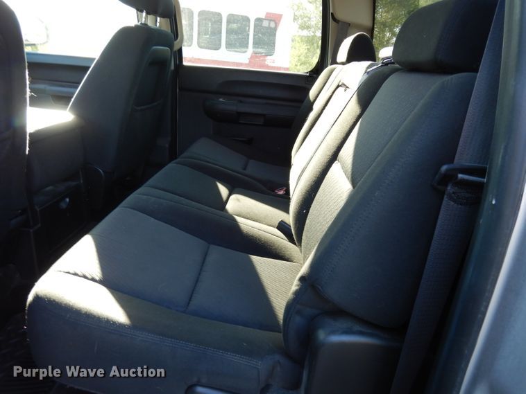 image for item DF4042 2011 Chevrolet Silverado 1500  Crew Cab pickup truck