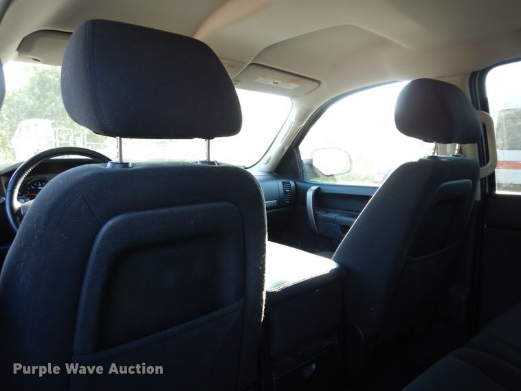 image for item DF4042 2011 Chevrolet Silverado 1500  Crew Cab pickup truck