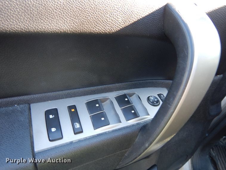 image for item DF4042 2011 Chevrolet Silverado 1500  Crew Cab pickup truck