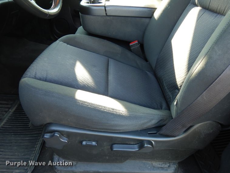 image for item DF4042 2011 Chevrolet Silverado 1500  Crew Cab pickup truck